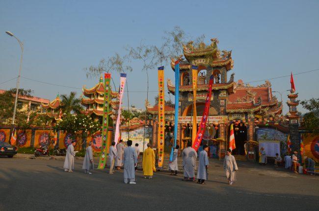 Sơn Trà : Chùa Bửu Đài Sơn  trang nghiêm tổ chức Pháp hội Dược Sư Thất châu.