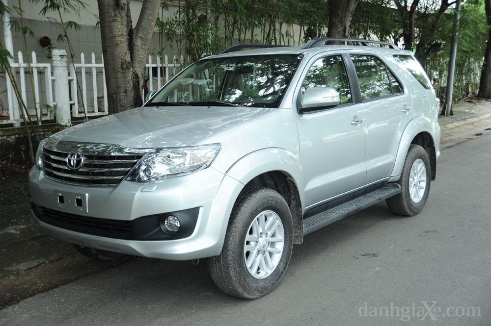 Đánh giá xe Toyota Fortuner 2012