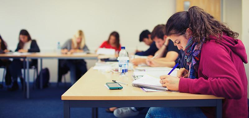 IGCSE vs GCSE: 5 Differences You Should Know in 2023