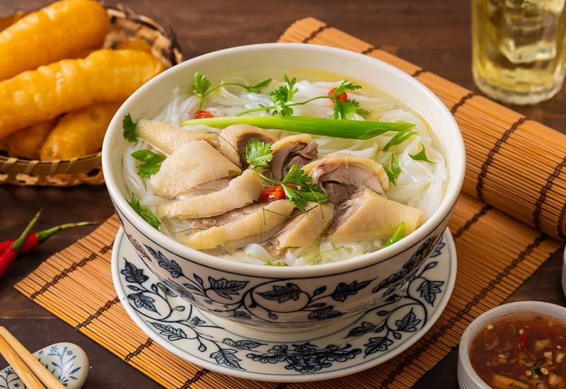 Nấu phở gà ngon đúng chất với tuyệt chiêu "bất bại"