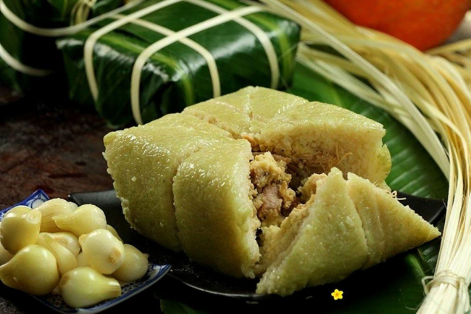 Tên các món Việt Nam bằng tiếng Anh: Bánh Chưng - Stuffed Sticky Rice Cake